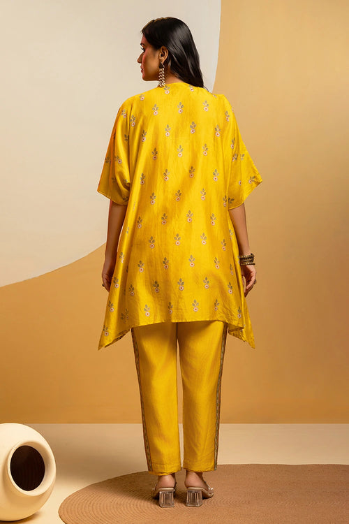 Taarani Embellished V-Neck Kurta Set