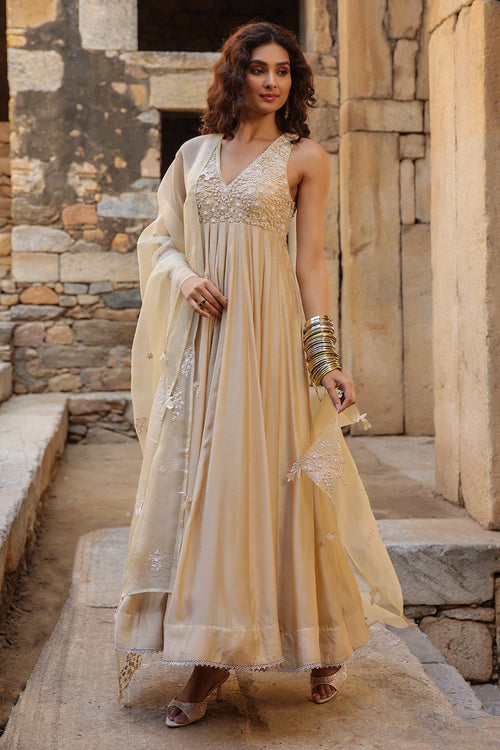 Vaayu Ivory Sleeveless Kalidar Set