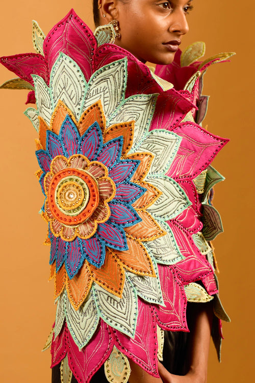 Trifecta Flower Cape