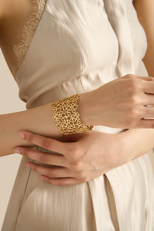 Foam Cluster Cuff