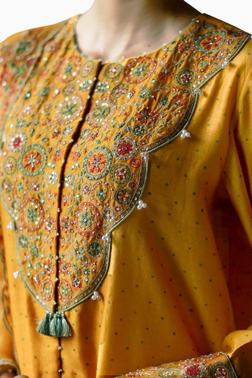 Naveli Kurta Set