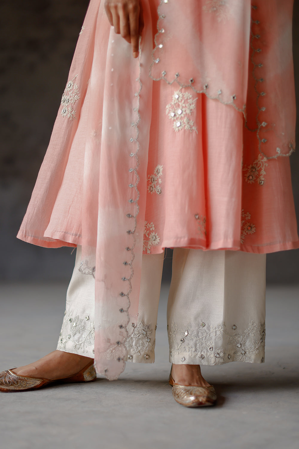 Gulabi Siyah Anarkali Set