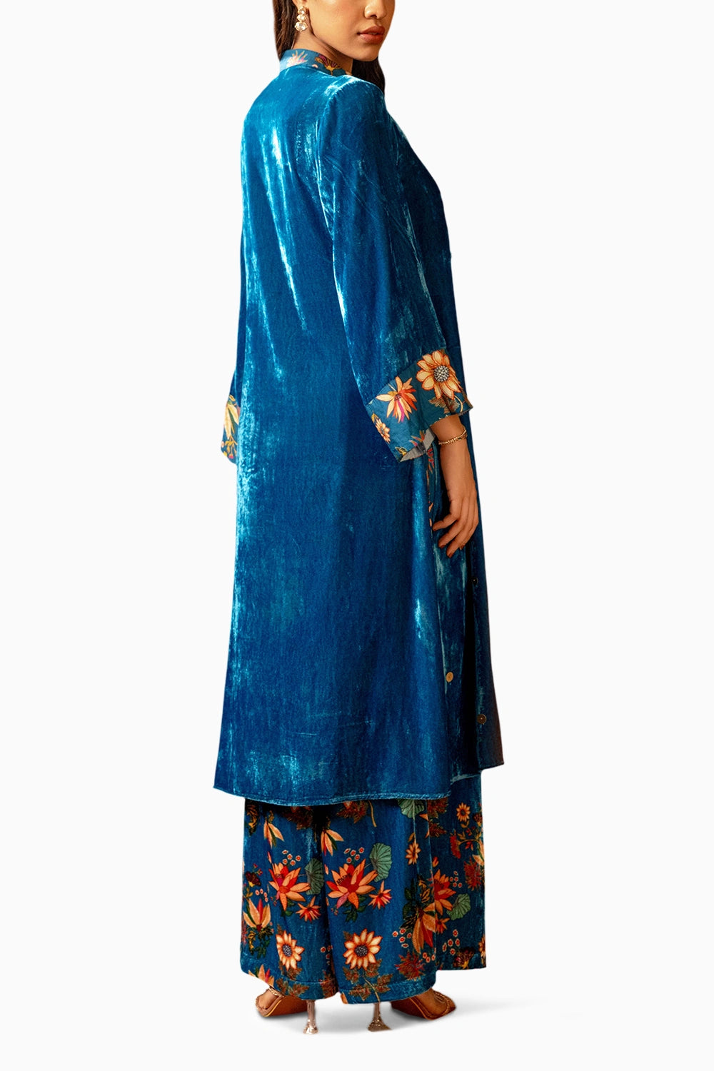 Aarani Embroidered Kurta Set