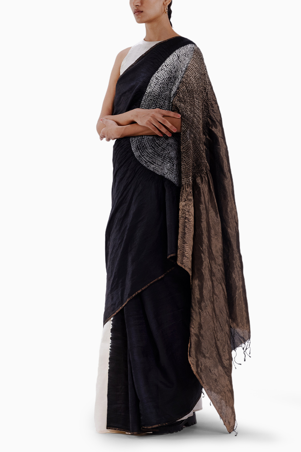 Metallic Black & Ivory Handsfree Saree