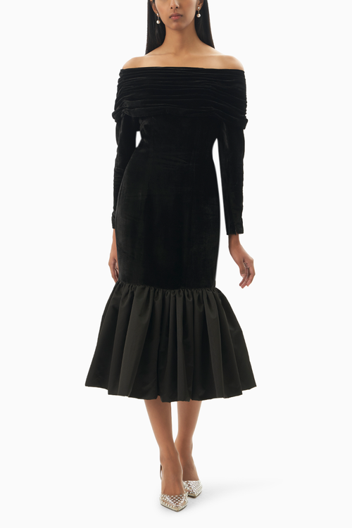 Black Chic Ruffle Velvet Noir Dress