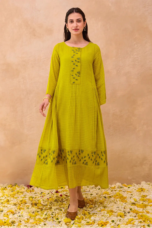 Sunlilt Meadow Dress