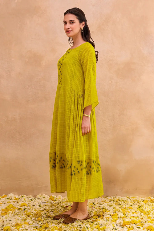 Sunlilt Meadow Dress