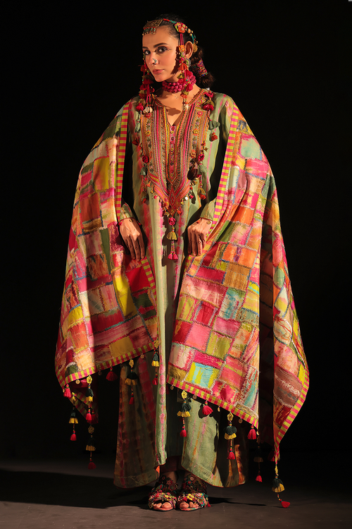 Tazmeen Embroidered Odhni with Patchwork and Tassels