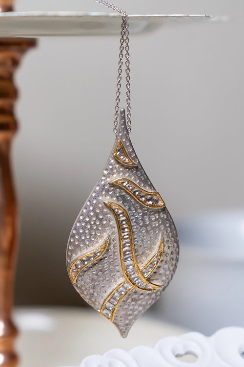 Col Medallion Necklace