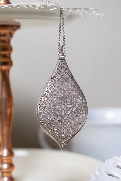 Col Medallion Necklace