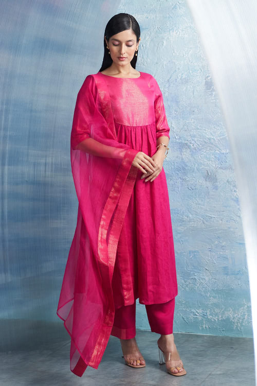 Aura Fuchsia Pink Round Yoke Kurta Set