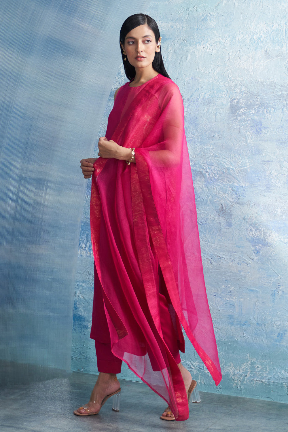 Aura Fuchsia Pink Sleeveless Kurta Set