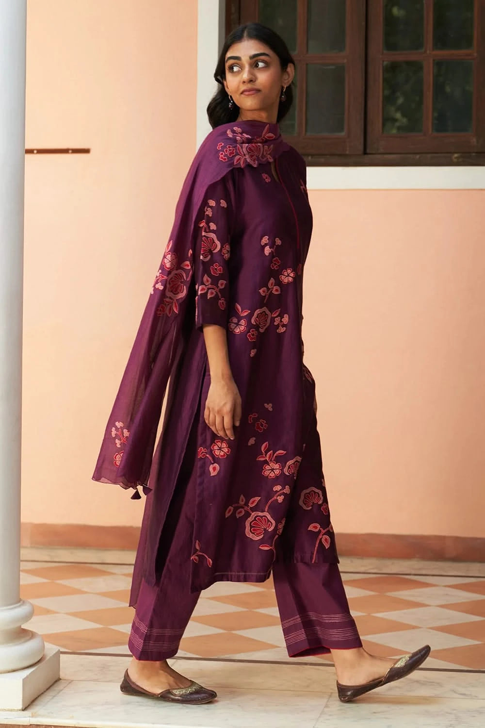 Floral Embordered Amethyst Kurta Set