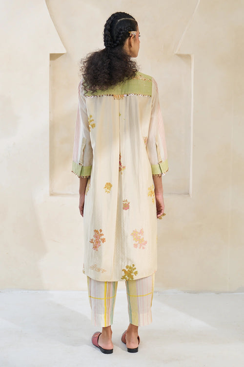 Oyster White Jinger Kurta With Jesey Pants And Echo Dupatta