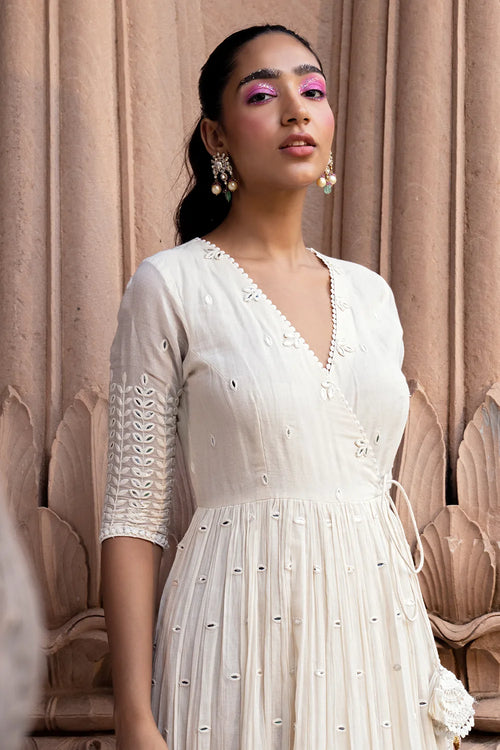 Off White Leaf Angrakha