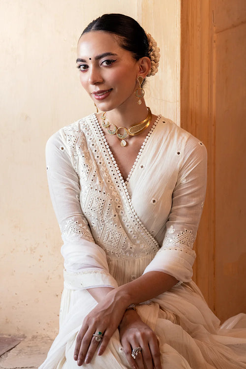 Off White Diamond Angrakha