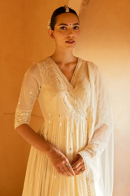 Off White Circle Angrakha
