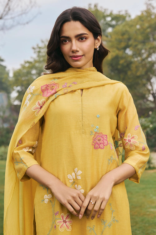 Daffodil Floral Applique Kurta Set