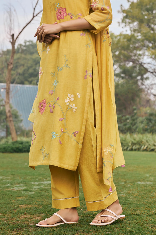 Daffodil Floral Applique Kurta Set