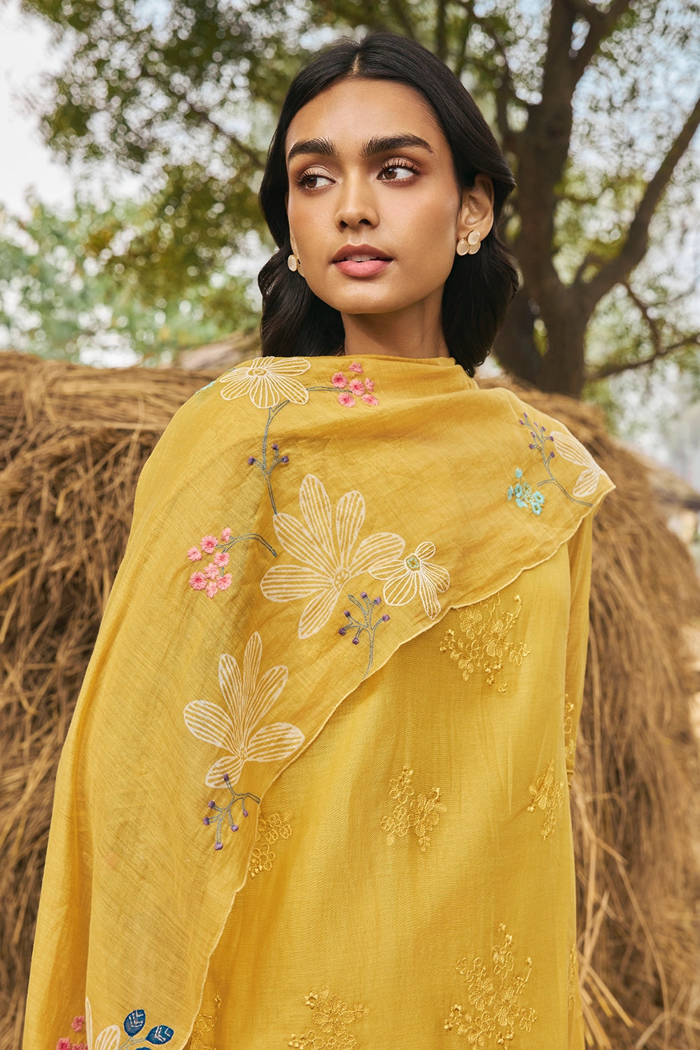 Daffodil Embroidered Kurta Set
