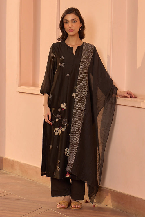 Noir Embroidered Kurta Set