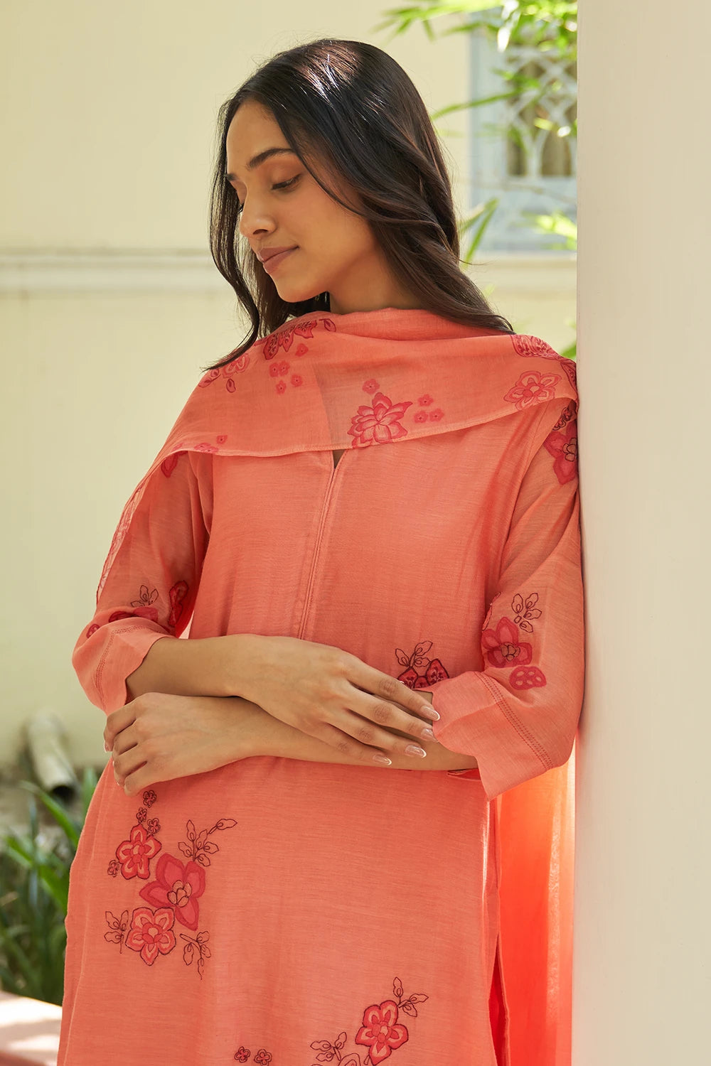 Hibiscus Thread Applique Kurta Set