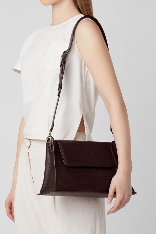 Winnie Pebble Cacao Shoulder Bag