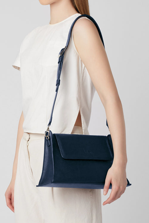 Winnie Pebble Navy Shoulder Bag