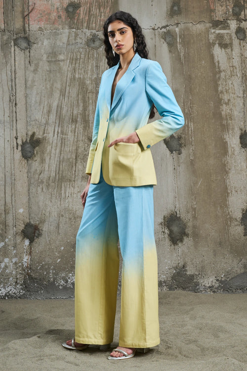 Soft Horizon Blazer With Straight Trousers