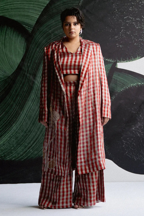 Curvy and Chic