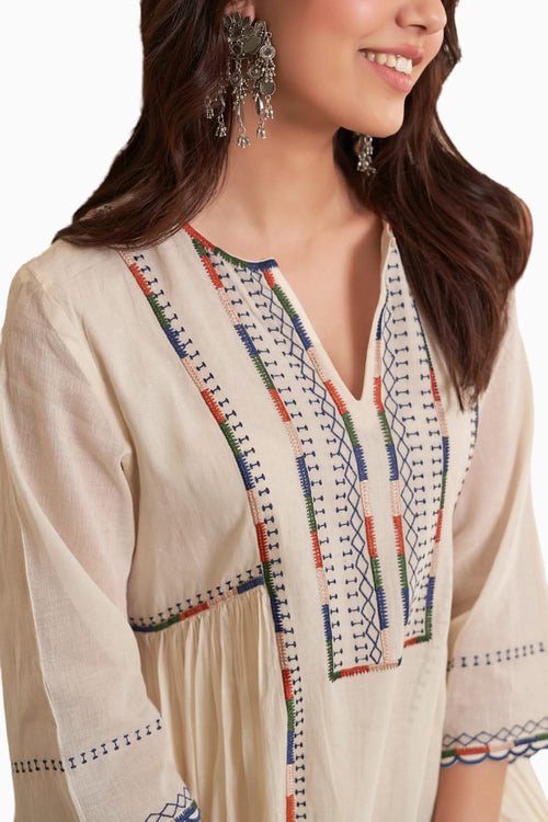 Idhi Off White Kurta Set