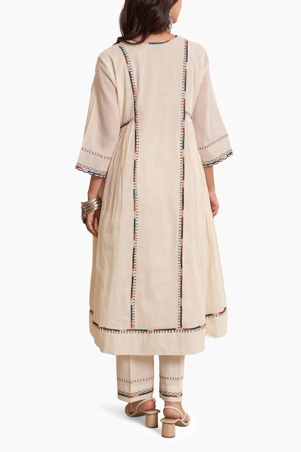 Idhi Off White Kurta Set