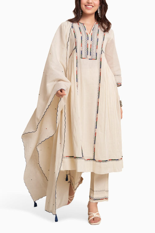 Idhi Off White Kurta Set