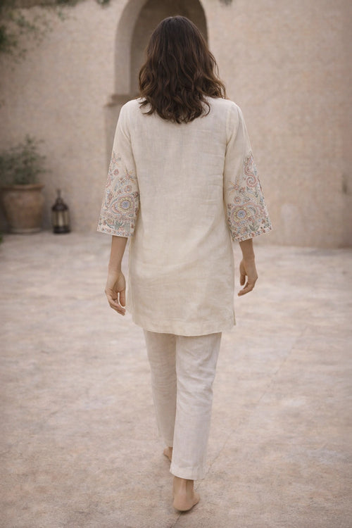 Nayaab Kurta Set