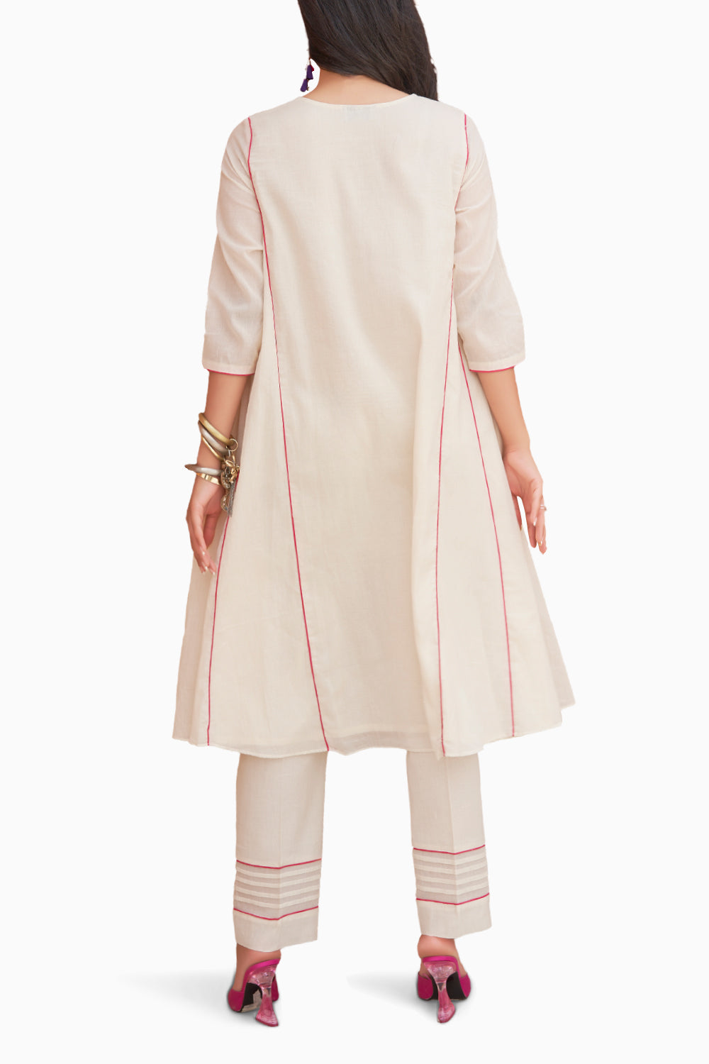 Niyati Off White Kurta Set