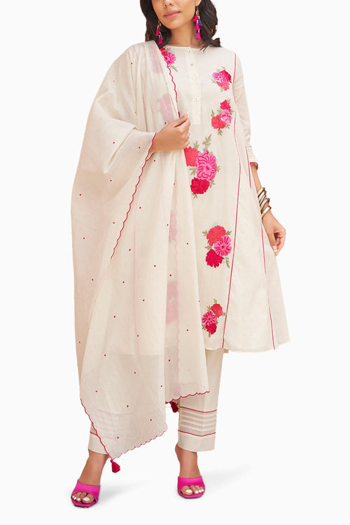 Niyati Off White Kurta Set