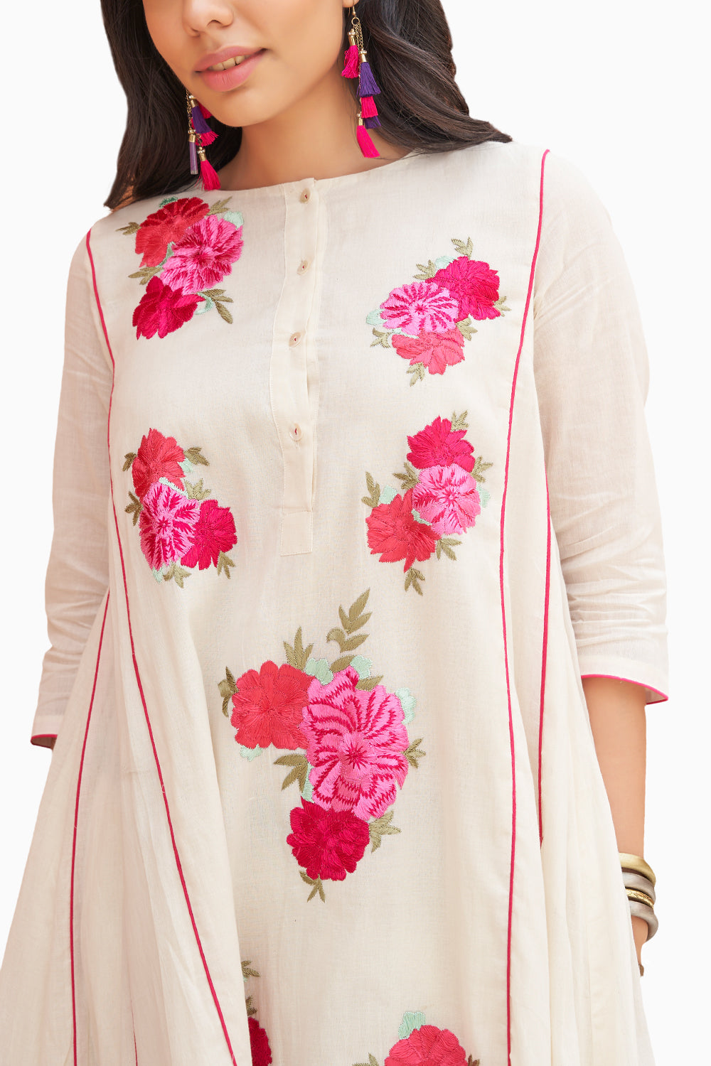 Niyati Off White Kurta Set