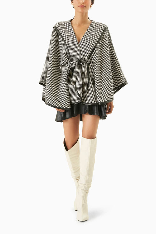 Houndstooth Waterfall Cape