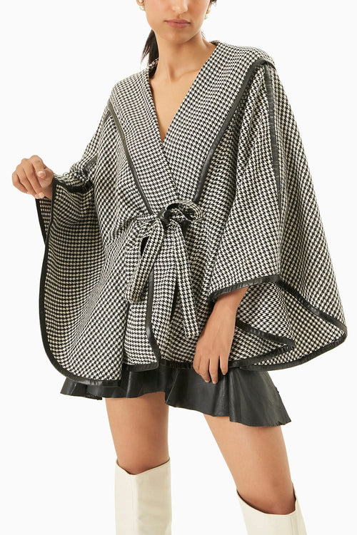 Houndstooth Waterfall Cape