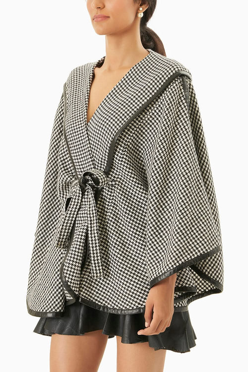 Houndstooth Waterfall Cape