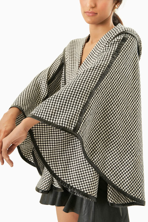 Houndstooth Waterfall Cape