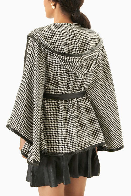 Houndstooth Waterfall Cape