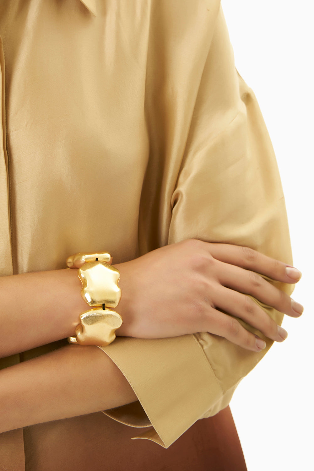 Italian 18 Karat Yellow Gold Turquoise and Onyx Scrunchie Bracelet For Sale  at 1stDibs | кузмунчок расми, кузмунчок фото, scrunchie bracelets