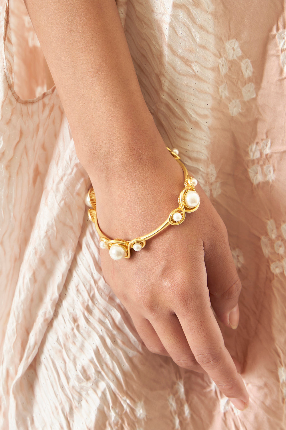 Gold Plated Shell Pearl Bangle